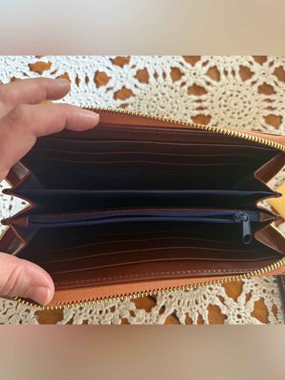 Dooney & Bourke Tan Leather Zip Around Wristlet Wallet Gold Hardware - Picture 8 of 12